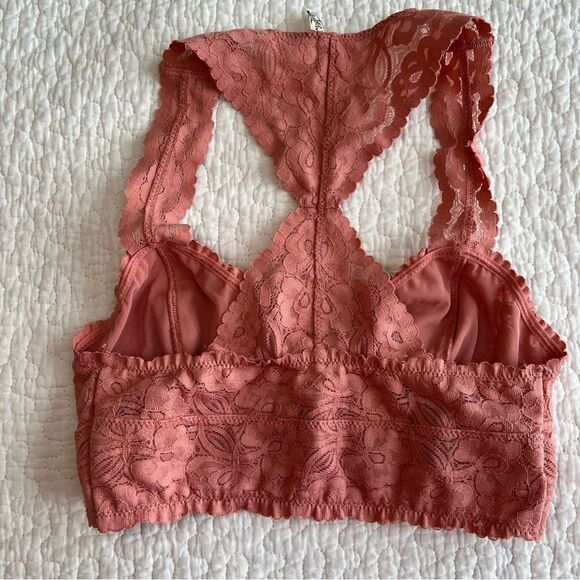 ✨ Intimately Free People Women’s Dark Pink Lace Bralette XS - Picture 4 of 6